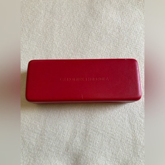 Carolina Herrera Vibrant Red sunglass case - Picture 2 of 3
